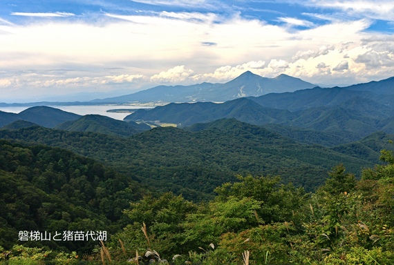 24-磐梯山と猪苗代湖.jpg